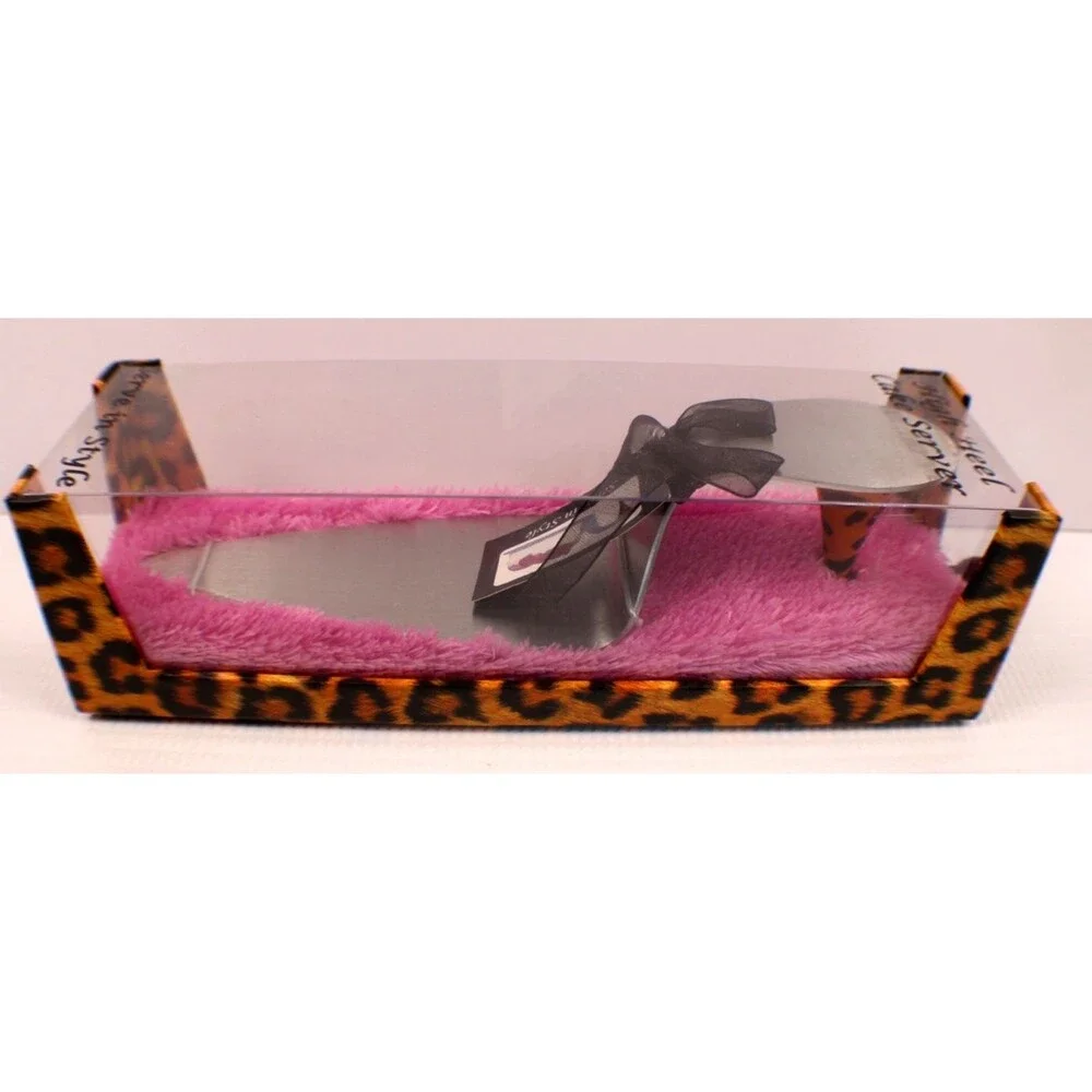 NIB Wild Eye Designs High Heel Cake Server Leopard Print Party Celebrate Fun